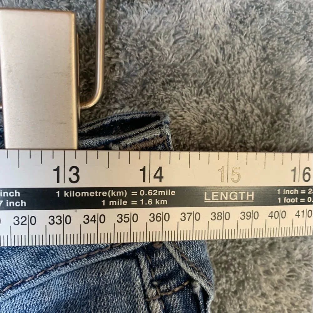 True Religion Straight Leg Low Rise Y2K Medium Wash Pink Rhinestone Buttons S 27 - Picture 7 of 11